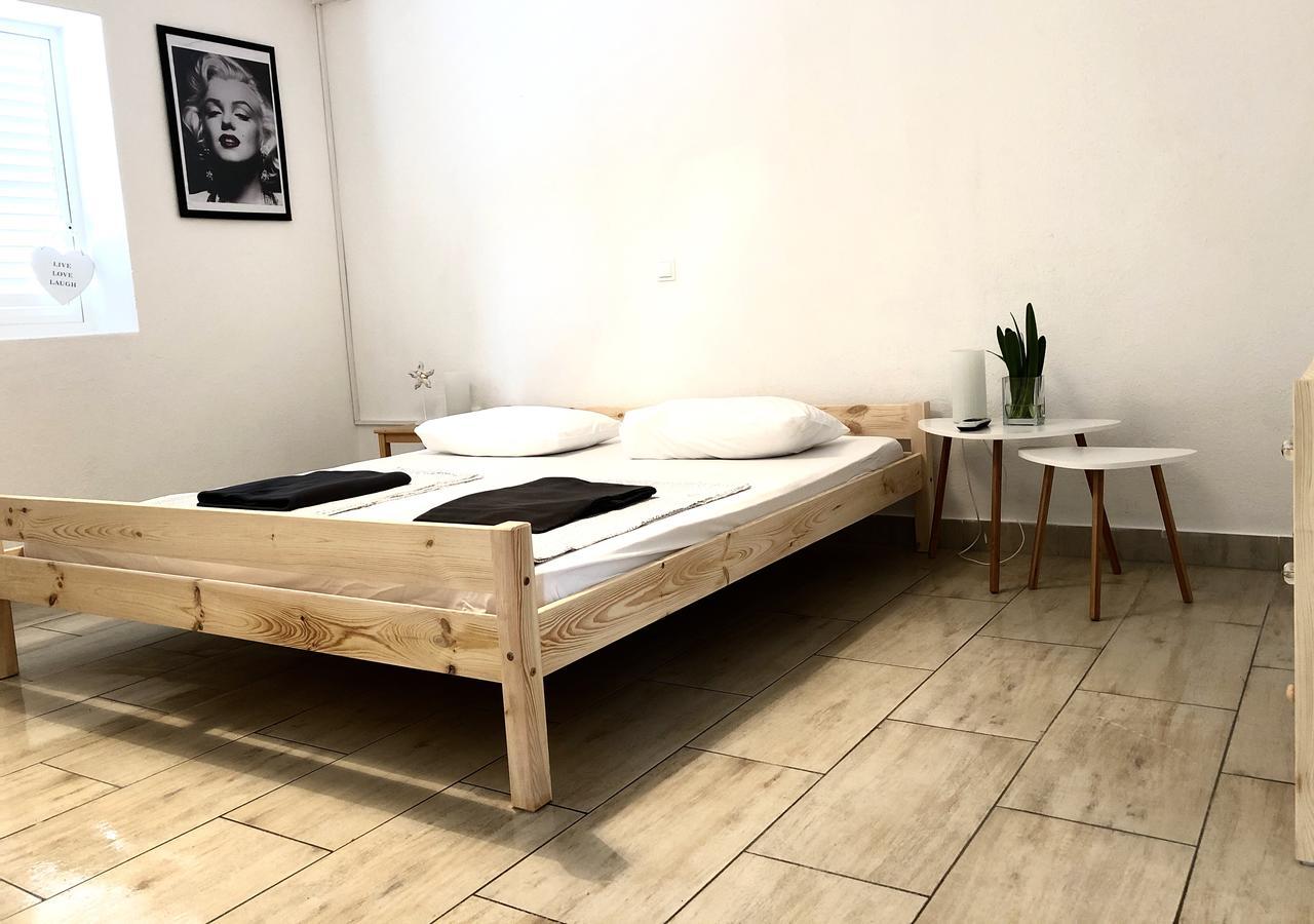Guesthouse Dvoshko 赫瓦尔 外观 照片